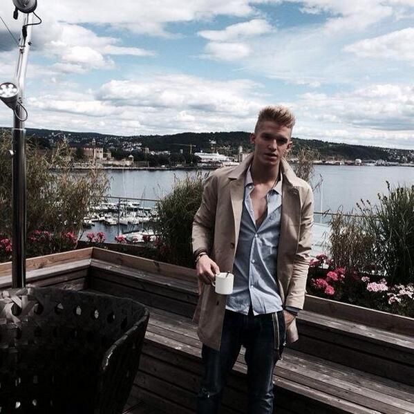 LyricsCodys's tweet image. How happy does @CodySimpson look having a cup of coffee in beautiful Oslo,Norway ❤️❤️ enjoy a cup for your angels!!