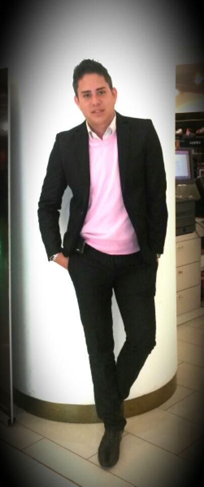 ivanrivas873's tweet photo. Bonito viernes #Selfie de hoy viernes http://t.co/dFY2hf06hB