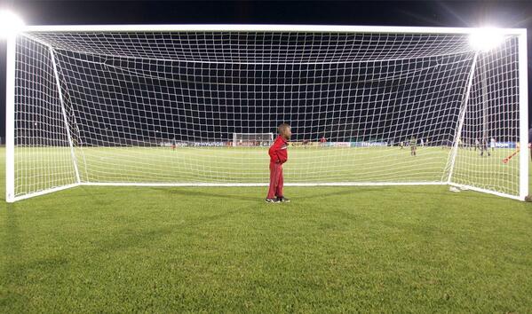 LeSviezVous's tweet photo. Comment l'équipe de France voit les cages Suisses : 
#SUIFRA http://t.co/jzMAzWYlZF