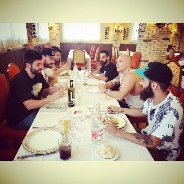 Desp del jaleazo d ayer en <a href="/FollowSegovia/">Follow Segovia</a>, ahora a coger fuerzas para el AquaticaSummerRieFestival Valladolid. 🍴