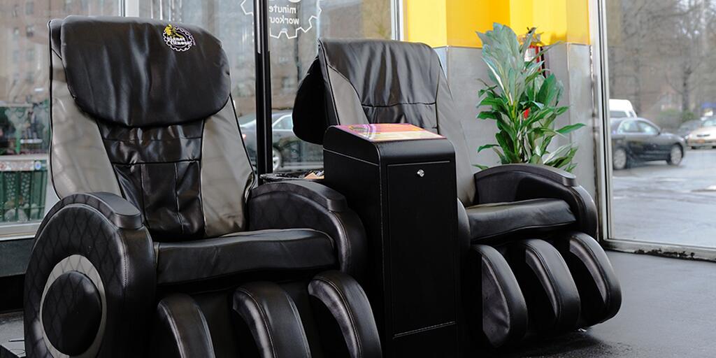 Planet Fitness on X: With unlimited use of our massage chairs, Black card  members can comfortably sleep through the golf finals.   / X