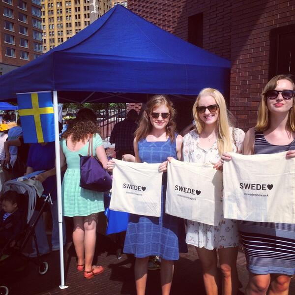 swedennewyork's tweet image. Come by our info tent at the park entrance for #swedeheart tote bags &amp;amp; beautiful booklets on Sweden! #nycmidsummer