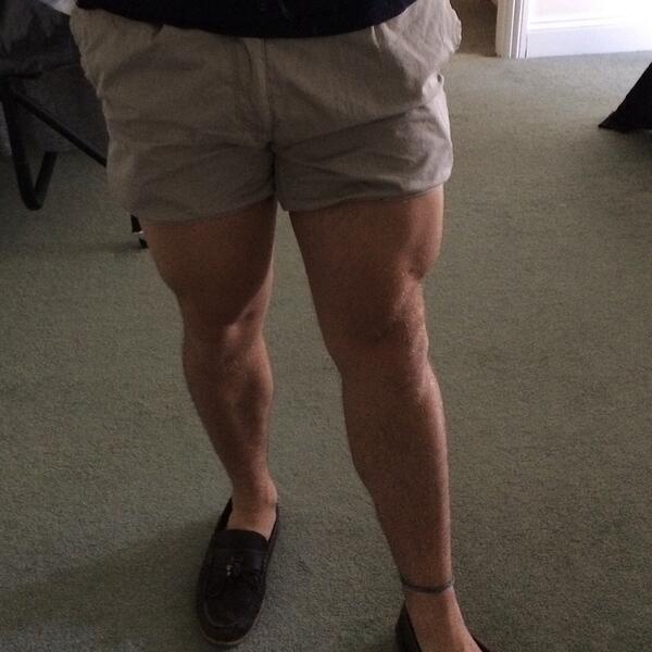 AlexHowarthPT1's tweet photo. Gotta train your legs people. Need to lose some fat so these bad boys get shredded. #fridaylegs http://t.co/1rHjxfP1oK