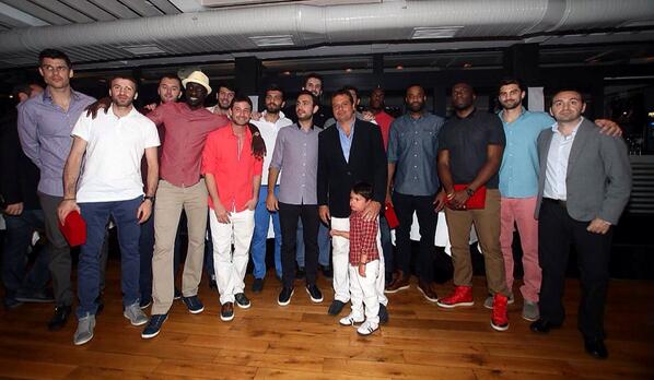 Gönüllerin Şampiyonu #YenilmezArmada