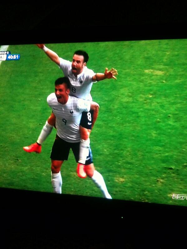 beth_doitsowell's tweet photo. Let's go France 🇫🇷⚽ http://t.co/pyLFZCvueE