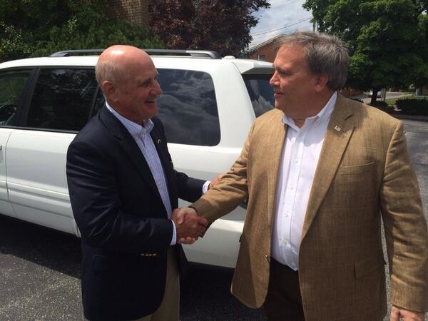 KYSenateGOPXtra's tweet photo. Great visit to #Owensboro! Kentucky's All-America City @NationalCivic @KYJoeBowen @kysenatepres http://t.co/HsjkPXNkRi