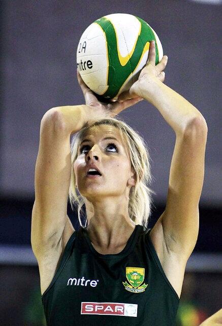 ReneScottie's tweet photo. My sport rolmodel!! Ek love haar netbal style!! Kyk op na haar! Sys n FANTASTISE speler! @MelisMei http://t.co/33RtuyUxQL