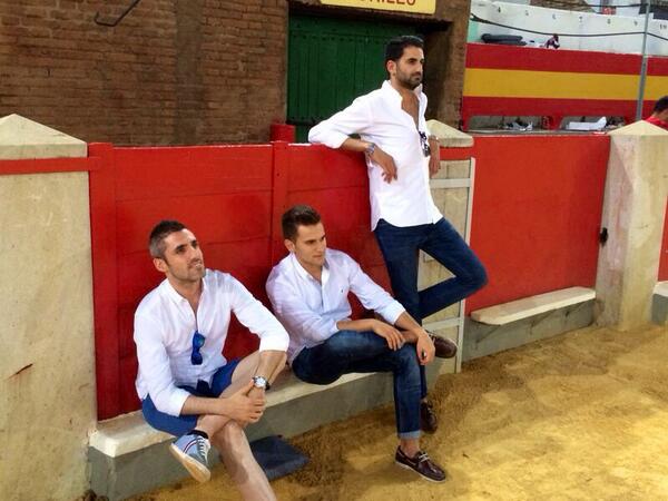SamuelMelladoC's tweet photo. Tarde de toros #Corpus #Granada http://t.co/ZQ9ZRYH7Wq
