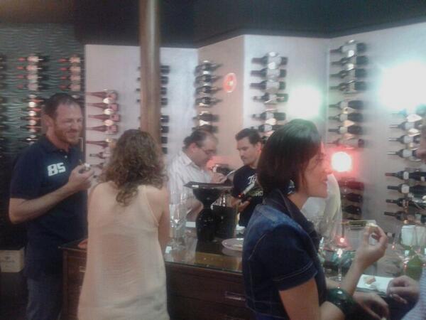 Excelente cata hoy en <a href="/senoritamalauva/">Señorita Malauva</a> con nuestros amigos de <a href="/bodegasababol/">bodegasababol</a> @robeserverdejo