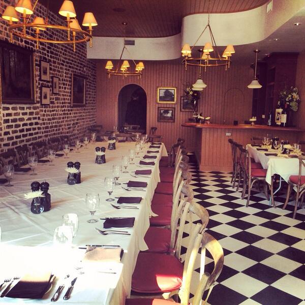 hallschophouse's tweet image. Halls II freshly renovated and ready for business! #hallschophouse #434kingst #upperking #chseats