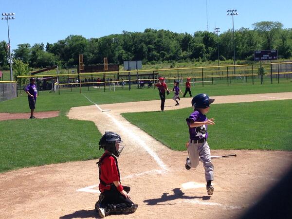 SportsEngine's tweet photo. Coming home! @robrlynch son Ryan with a big time run scored! #beatourneymachine http://t.co/RaO6szDRgE