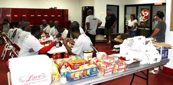 MCNRIP's tweet image. Huge turnout.  #jamelleholieway
