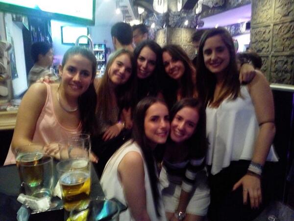 rodriguez_eider's tweet photo. Con mis chicas guapas :) @ElenaDnd @MaiderVazquezPe @Aidaelgusbi @bibipepona @AlazneVazquez @AndreaVazquezP #Pozas http://t.co/4VvmnU5o7n