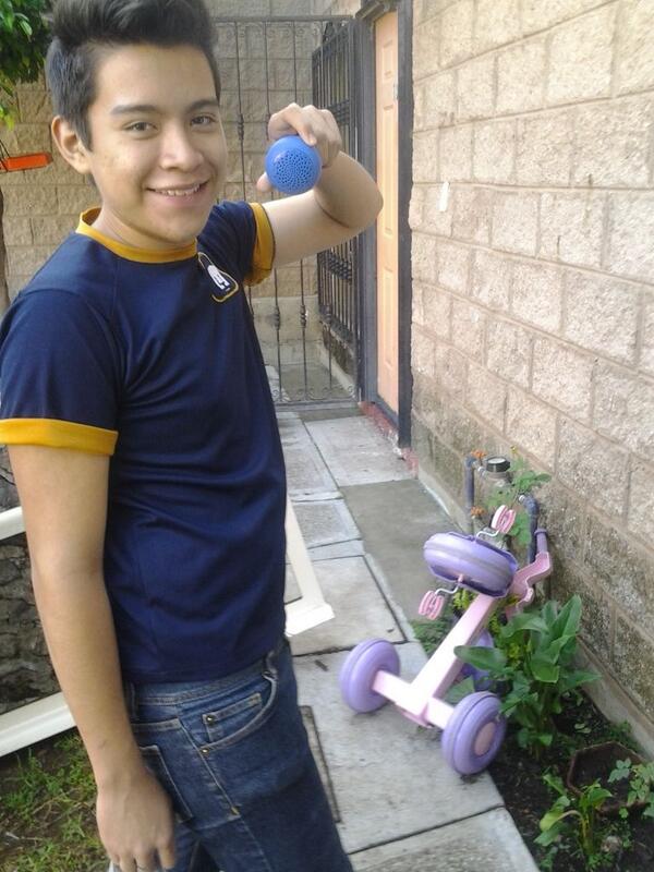 LucatGam's tweet image. Llevandole serenata a @bekaa12  
Te quiero boba, sabes que para lo que quieras :')