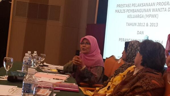 KP JPW @munirah_jpw  menjawab soalan drpd Pengerusi MPWK <a href="/hjhrohanikarim/">Rohani Abdul Karim</a>  <a href="/NoorulAinur/">Noorul Ainur</a> <a href="/KPWKM/">KPWKM</a> <a href="/LPPKN/">LPPKN</a> <a href="/JPWanita/">JPW</a>