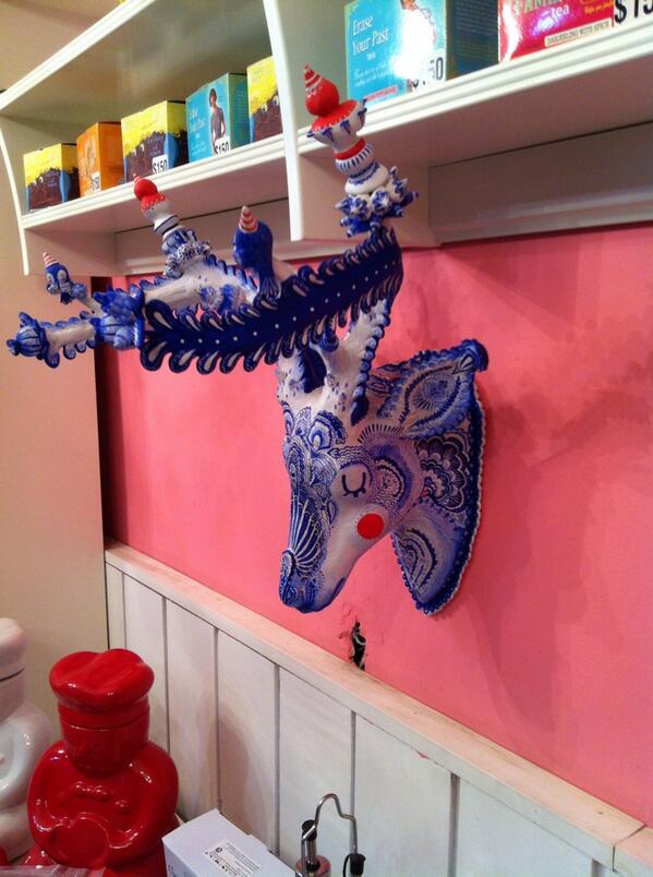 rojobermelo's tweet photo. Hermoso venado de @Fanngora en rosabermelo dentro de #rojobermeloDF http://t.co/oH3BvIsCZf