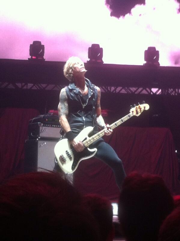 DuffGermany's tweet photo. @DuffMcKagan in Dortmund it was a blast! Thank you! ✌️ http://t.co/Eub57W5dad