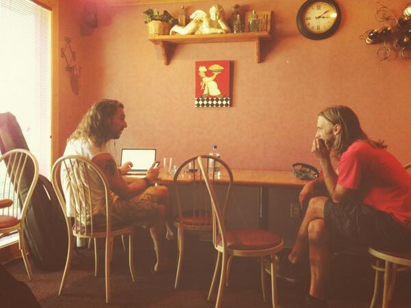 Blackjack_Billy's tweet photo. Discussing the set list for tonight's show in Pueblo, CO. http://t.co/stVA6q10Wk