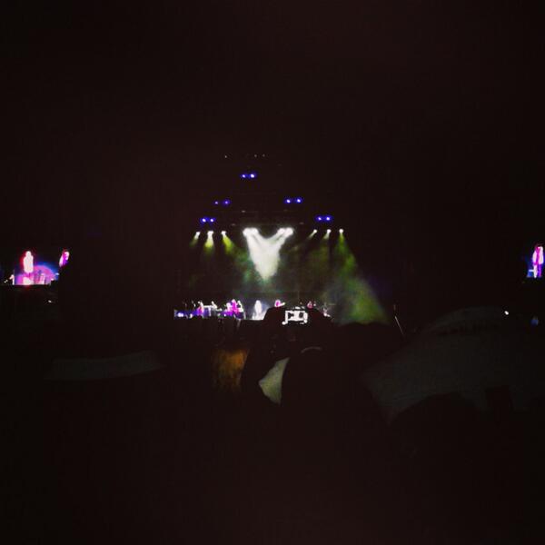 YarabiMiranda's tweet photo. #EnEsteMomentoQuiero regresar a este dia 18/11/13 http://t.co/2ifzljS4gH