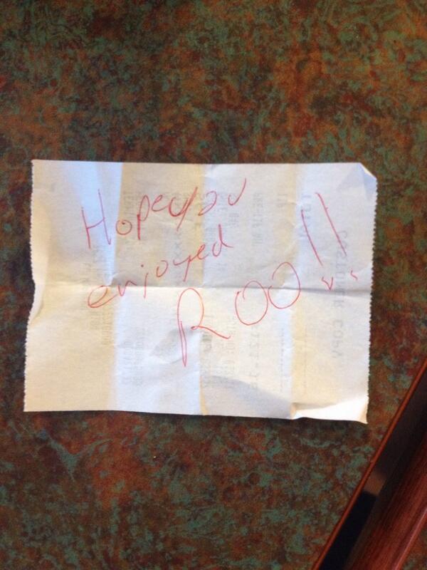 jessi_brooke's tweet image. Random acts of kindness @Bonnaroo #enjoyroo #tableof5 #thankyousir