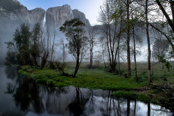 Robompy's tweet photo. “@OMGFacts: Early morning at Yosemite (photo by Mark Roberts) http://t.co/dKQolqr2NW” @Mugaverosa