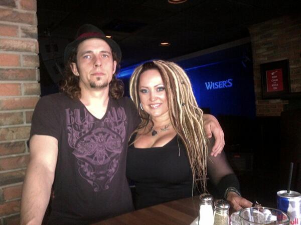 HugeFakers's tweet photo. Having dinner @OnTheRocksEdm before the show, Beer Can Chicken. Join us!! It's gonna be a fabulous night! http://t.co/RgIOk23dPF