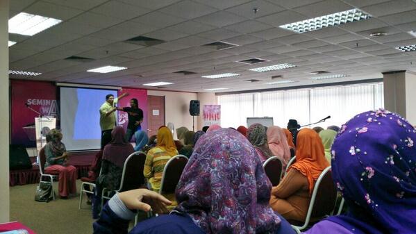 Seminar wanita anti jenayah (WAJA) d PENANG.@munirah_jpw <a href="/cheazizah/">Che Azizah</a> <a href="/LindaJamaludin1/">lindajamaludin</a> <a href="/kay_kairie/">Kay_Kairie</a> <a href="/shahnazshahizan/">Anaih</a>