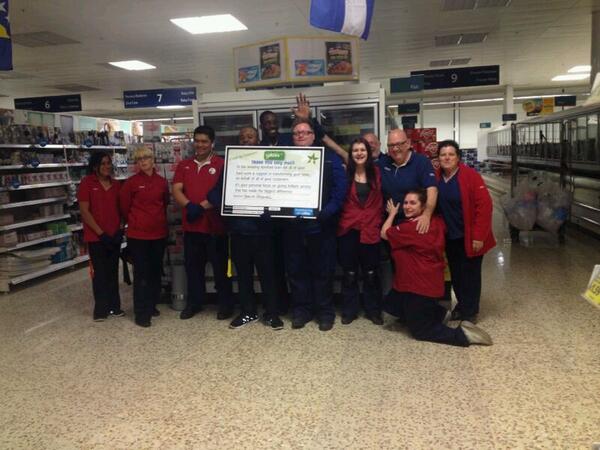 @arnielkp <a href="/TJ_Hgt/">Tony Hoggett</a> <a href="/richard_bkr/">Richard Baker</a> <a href="/Darrenearl1/">Darren Earl</a> Values award presented to Romford Roneo for support during transformation