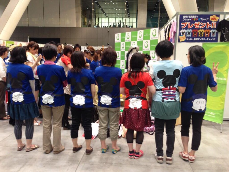 みんなでつながる ディズニーtシャツを体験 これはアイデア賞もの しゅうまいの256倍ブログ Neophilia