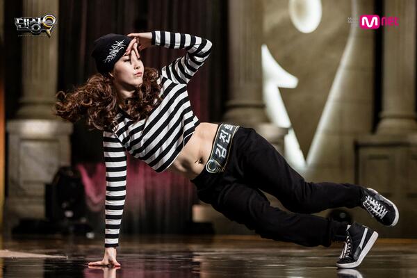 Mnet_Dancing9's tweet photo. [ #댄싱9 시즌2:매(금)밤11시 #Mnet]2화-자랑스러운 댄싱9 댄서들 소개!<자존심을 건 걸그룹 대결!> ①걸그룹 최초 비걸(b-girl)-'글램' 김진희 ②완벽한 애플힙!숨 막히는 무대-'와썹' 김나리 http://t.co/lwtrI3IeTi
