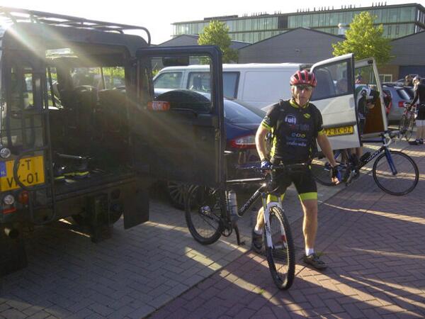 Hvvegten's tweet photo. Aangekomen #dehelvanedewageningen @janjanssen samen met Stijn en Joop. Klaar voor de 95 km pff http://t.co/OEACkVUGMt