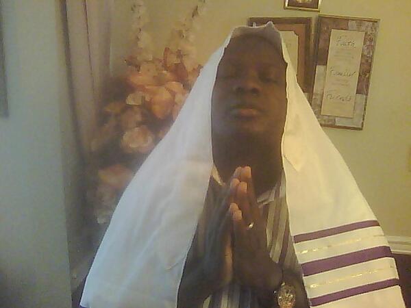 AbdulJesus's tweet photo. My help cometh from the Lord, which made Heaven &amp; Earth (Psalm 121:2). http://t.co/zPdO0d7Fjp