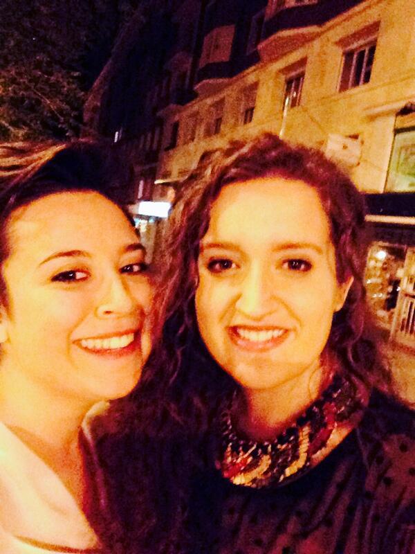 aitanared's tweet photo. Echándonos unas risas por las calles de Madrid😄😂✌️ @mariajose_zt Tu y yo nos entendemos... Será la sangre manchega😄🎉 http://t.co/4YaV94W05H