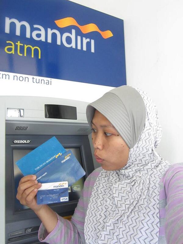 bhe_el's tweet photo. @mandirifiesta Mandiri mu mengalihkan duniaku #selfiemandiriatm #bejo ATM Mandiri Jl. Magelang Km.10 Yogyakarta http://t.co/lnuhIKs3I9