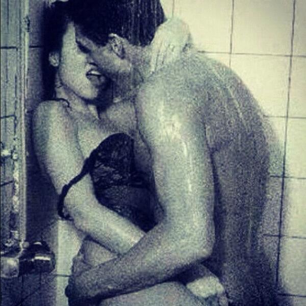 2fabulousfoyou's tweet image. "@Krijgsmannn: Kom samen douchen😏? http://t.co/UankD0mCVi"