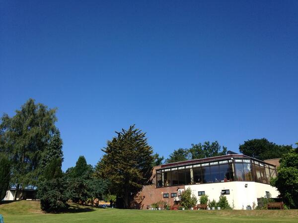 CookiesP_UK's tweet image. #CookiesProduction alongside #AlpeshRabadiaPhotography at @StanmoreTemple for today's wedding. #BeautifulDay #BlueSky