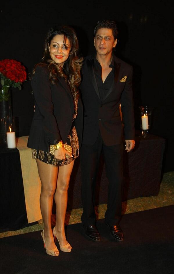 indianlegs's tweet photo. @iamsrk gauri has sexy thighs http://t.co/TbkScgw64T
