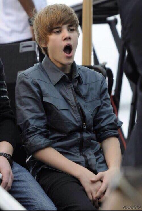 Alexbiebdawson's tweet photo. Me with this news about #justinandselena http://t.co/U4gw2MxPqM