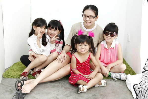 yanekki's tweet image. My students cute or not? All good in posing #movekids #www.movekids.weebly.com/::)
