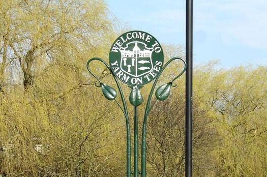 Lovely day to pop into Yarm! Lots of free parking! <a href="/MuseYarm/">Muse Yarm</a> @CloudCuckooYarm @DreamDoors_TS <a href="/mockingbirddeli/">MOCKINGBIRD DELI</a>