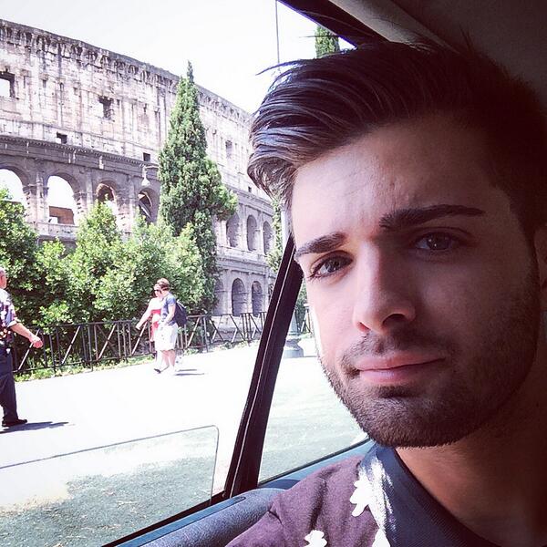 DecarliLeonardo's tweet photo. Come è bello il duomo di Milano. #fail http://t.co/jJCkNQ4Adn