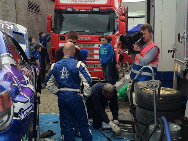 IrishTarmacTROA's tweet photo. Another change at the top as @BoyleMotorsport chats to @Ditchslapblog about retaking the lead of the @DonegalRally_ie http://t.co/UmUzPUEPSb