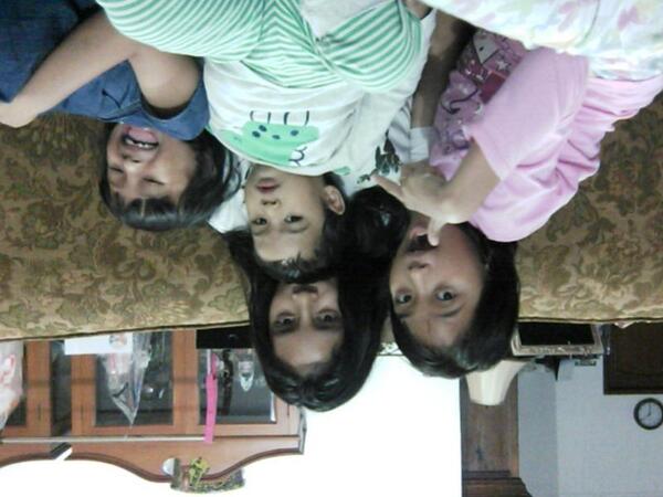 Rena_Salsa's tweet photo. I ♥ this Upside-Down effect on Webcam Toy #webcamtoy http://t.co/8kC748Dwdx