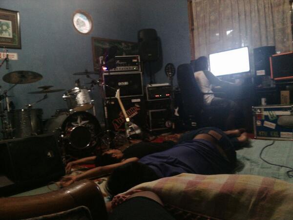 Yoo semangat csku !!"<a href="/JONIDEATH_HC/">JONIDEATH HARDCORE</a>: On Record ! Song 6 for album! At <a href="/DapurTeror/">Dapur Terror Record</a> ! Yeaaah! "