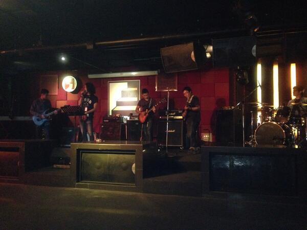 Merapat yuk guysss! At Basement Cafe, Kemang ;)