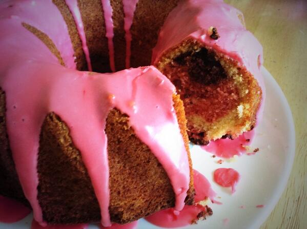 Bakingqueen74's tweet photo. Inside the Neapolitan #bundt - amazing taste too! http://t.co/KfkLt1N4DC