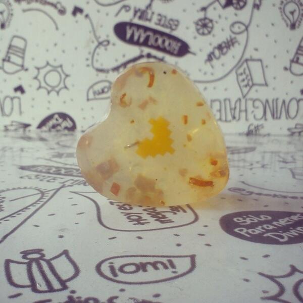 geeksestudio's tweet image. Un #GeekSoap de #Sattvacela con aroma a mandarina y la felicidad... ¡Incluye un #GeekCharm!