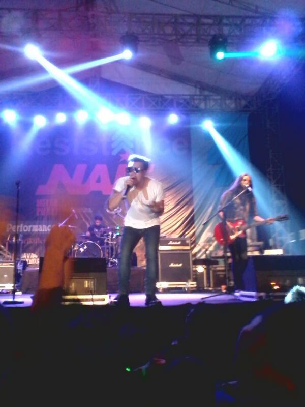 Malam minggu jingkrak"an sama <a href="/Naifband/">NAIF</a> <a href="/davidbayu/">david bayu</a>