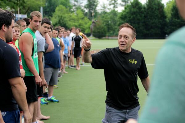 officialsigep's tweet photo. The #Ruck2014 scholars had an early morning workout w/ Frank Butterfield, Southern California ‘83! #SoundBody http://t.co/KIou0WL4Un