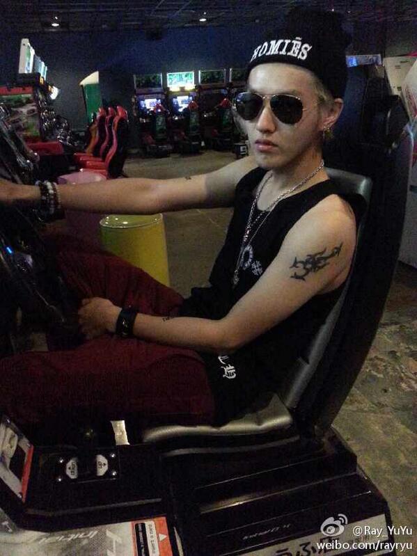 Kriswufi's tweet photo. test new ava http://t.co/Rlt86PaoLC